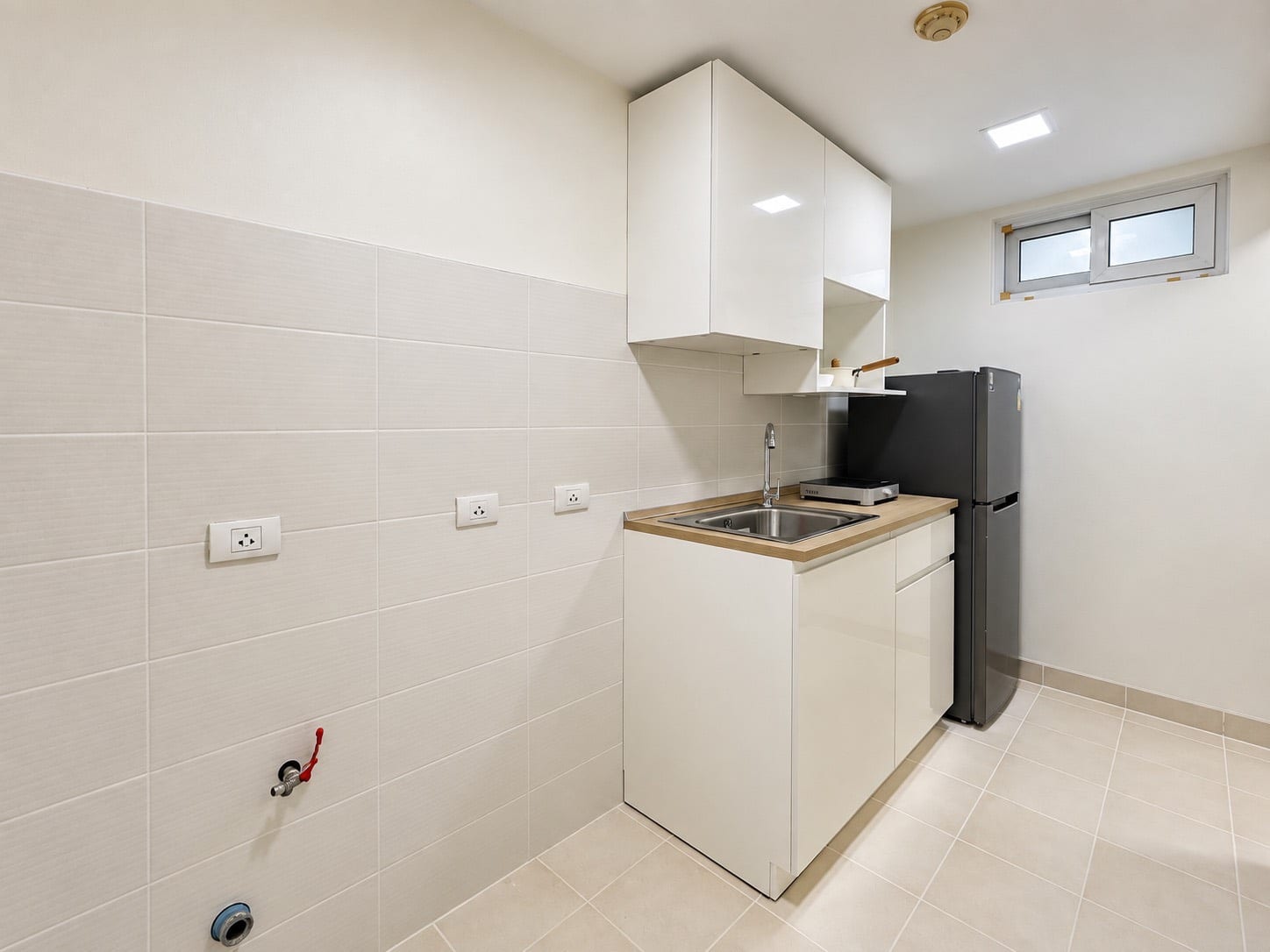 1-Bedroom Condominium for Sale in Phuket Town — interior view