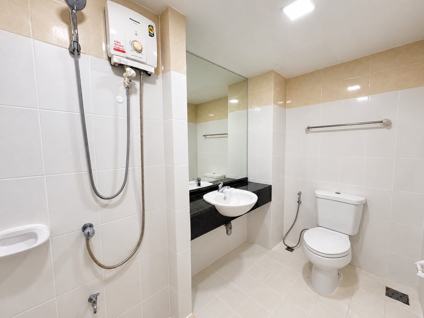 1-Bedroom Condominium for Sale in Phuket Town — interior view