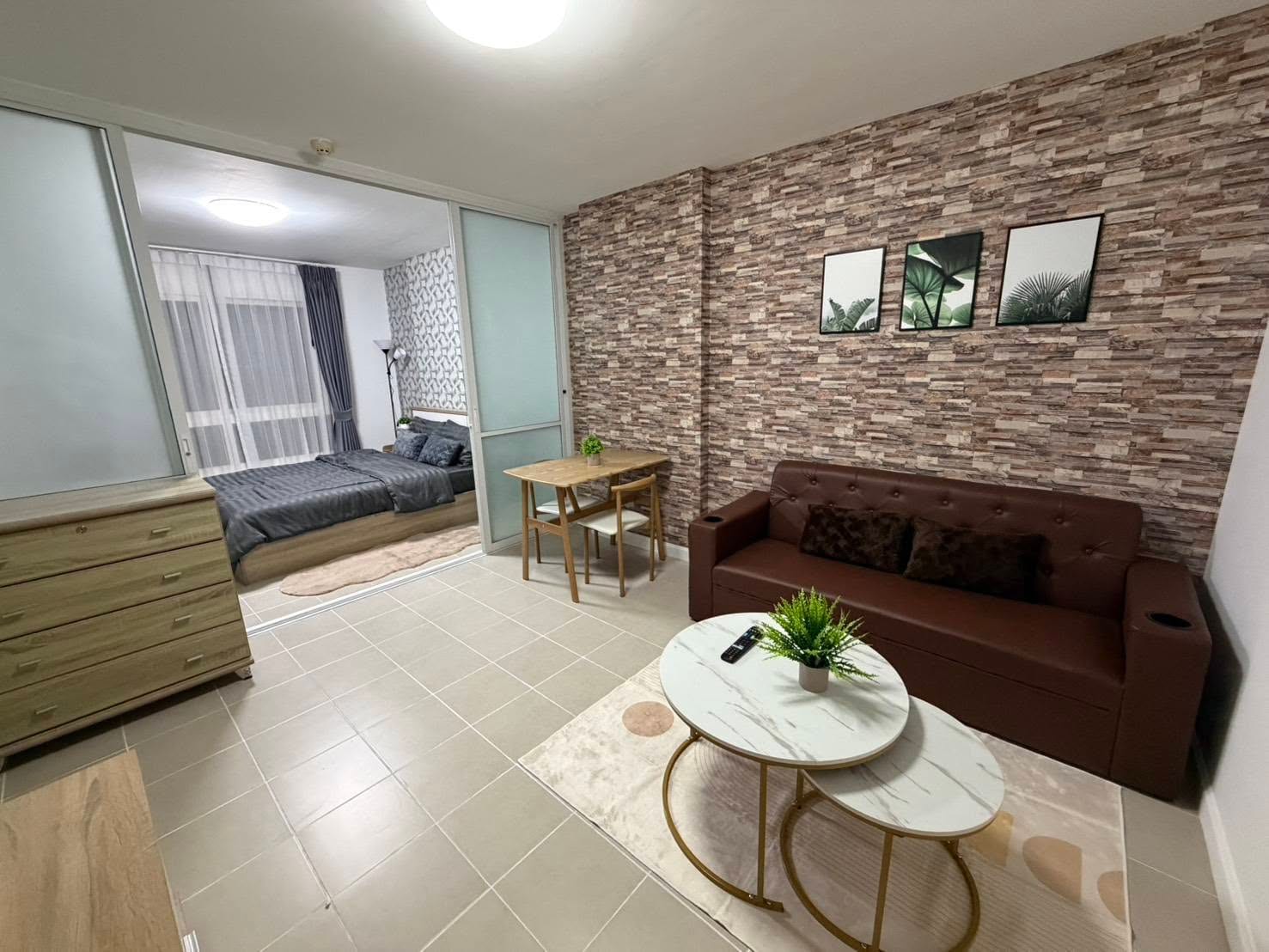 1-Bedroom Condo for Rent in Phuket Town — interior view