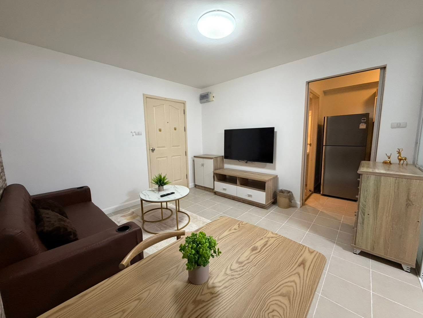 1-Bedroom Condo for Rent in Phuket Town — interior view