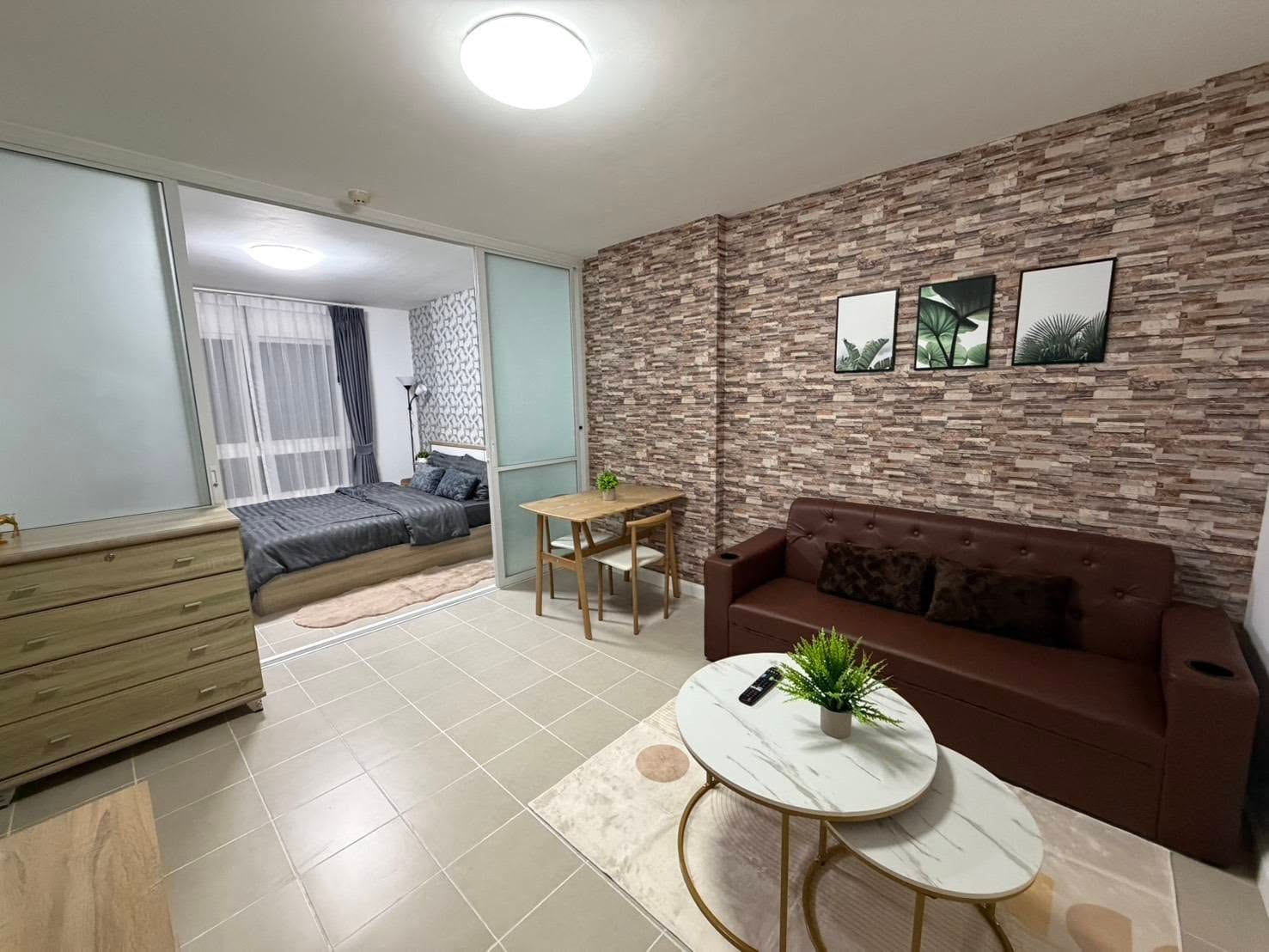 1-Bedroom Condo for Rent in Phuket Town — interior view