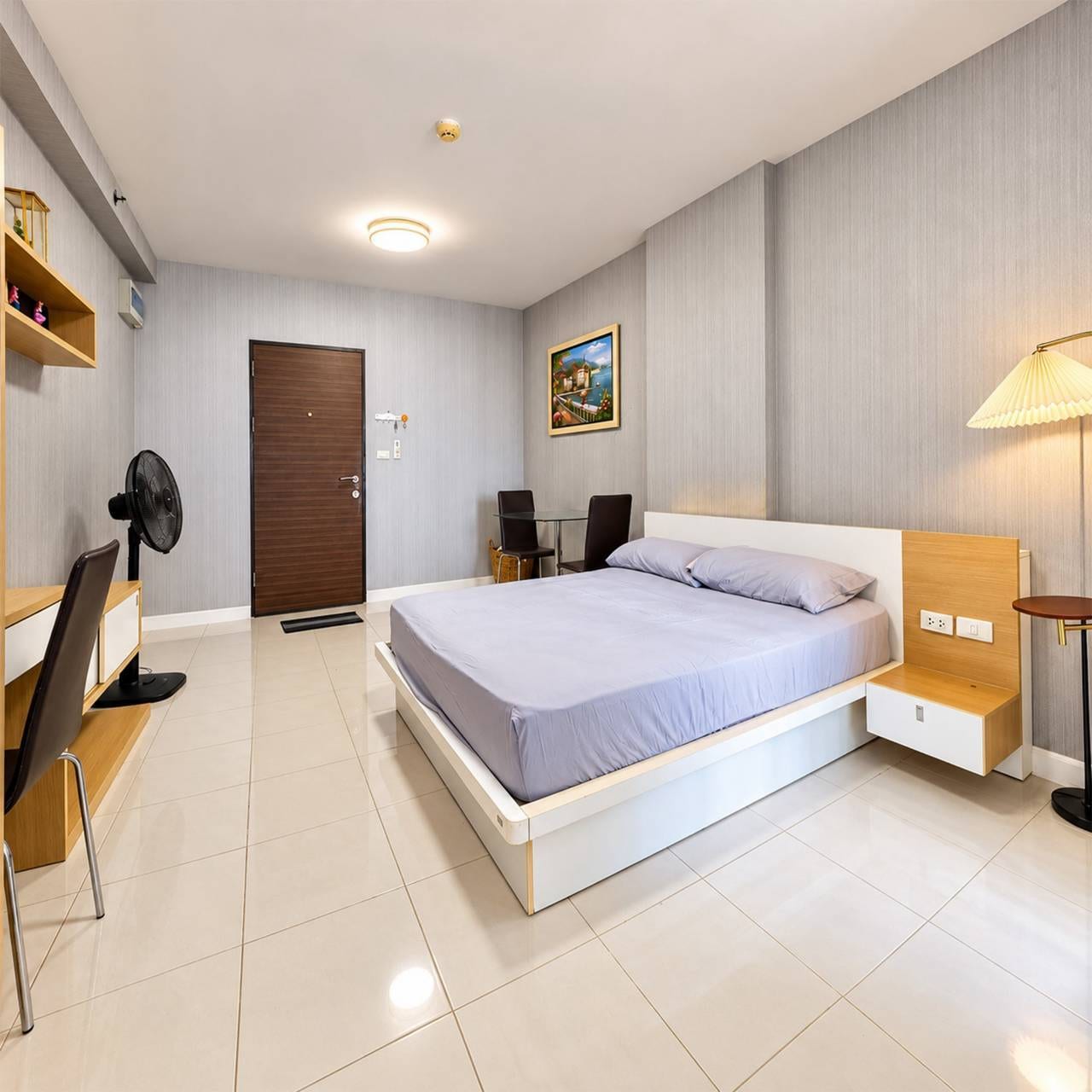 1-Bedroom Condominium for Sale in Phuket Town — interior view