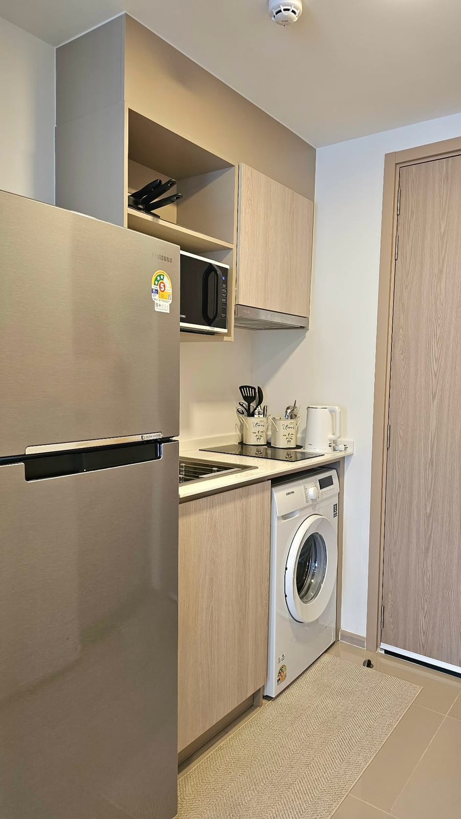1-Bedroom Condominium for Sale in Phuket Town — interior view
