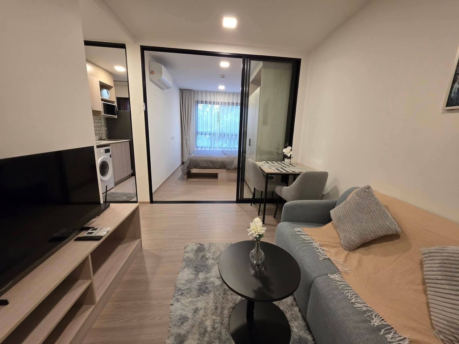 1-Bedroom Condominium for Rent in Phuket Town — interior view