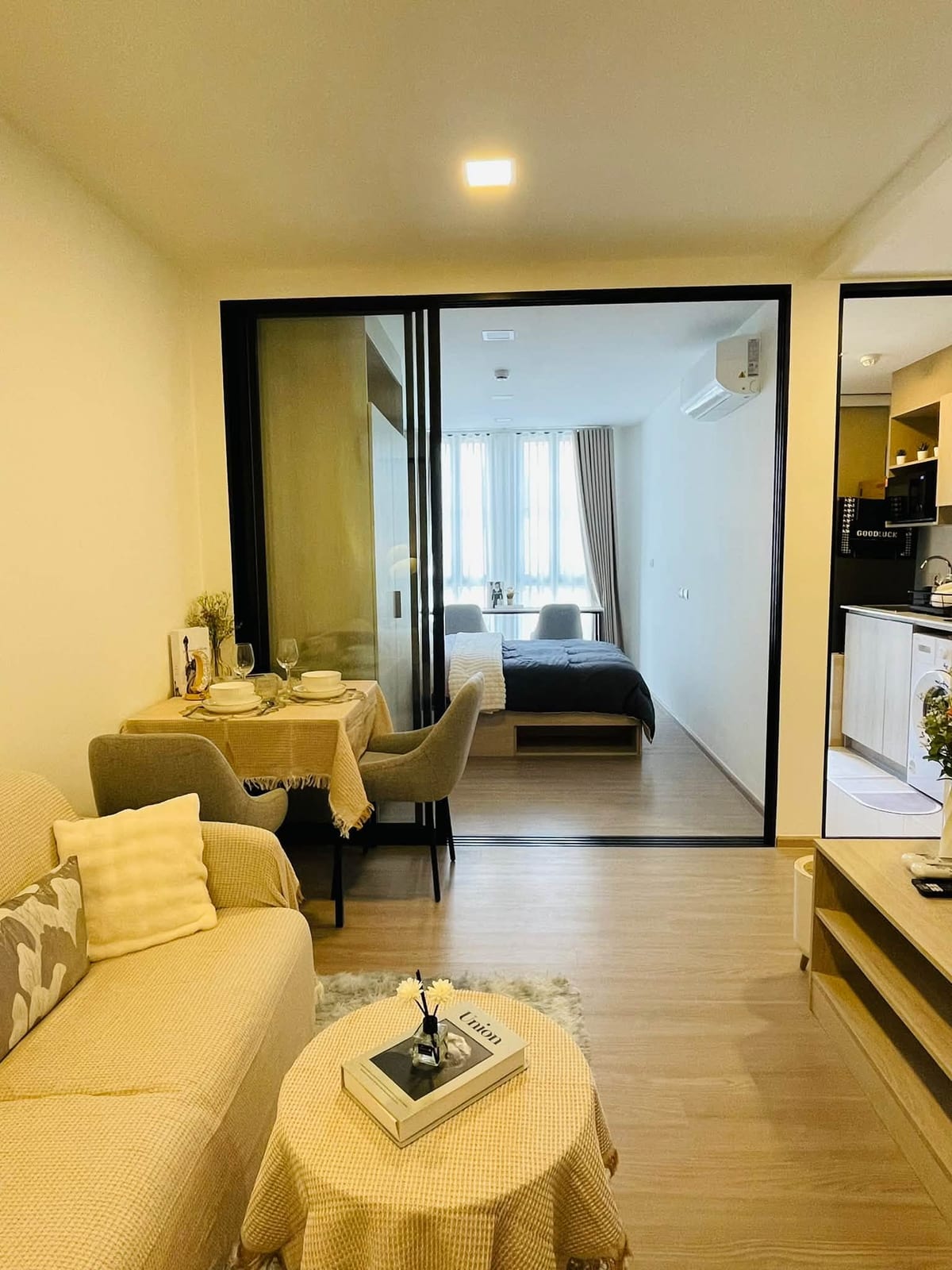 1-Bedroom Condominium for Rent in Phuket Town — interior view