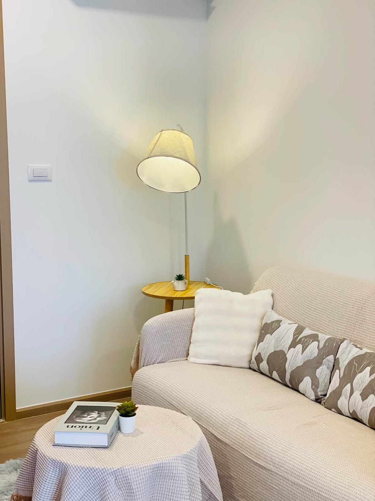 1-Bedroom Condominium for Rent in Phuket Town — interior view