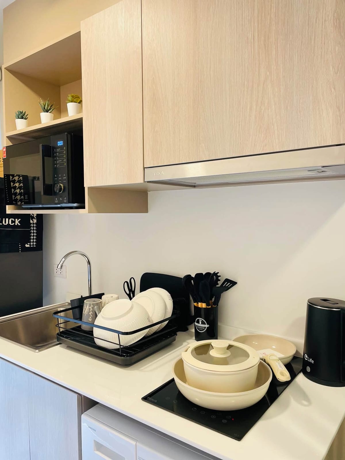 1-Bedroom Condominium for Rent in Phuket Town — interior view
