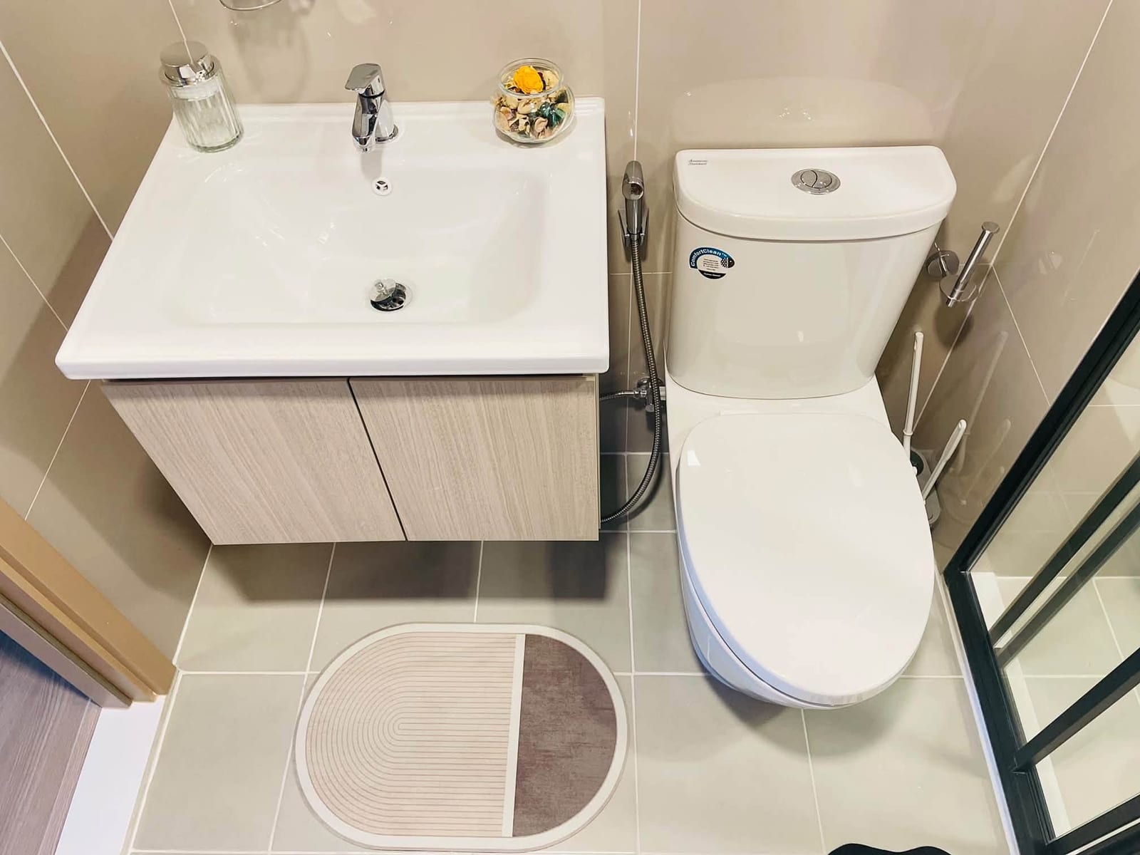 1-Bedroom Condominium for Rent in Phuket Town — interior view