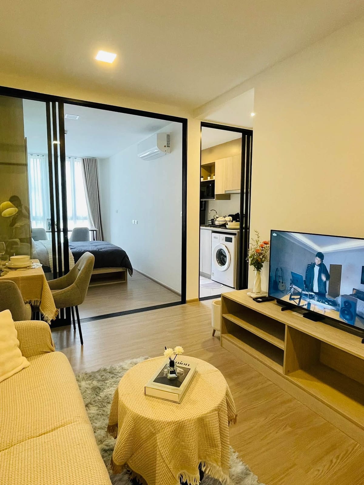 1-Bedroom Condominium for Rent in Phuket Town — interior view