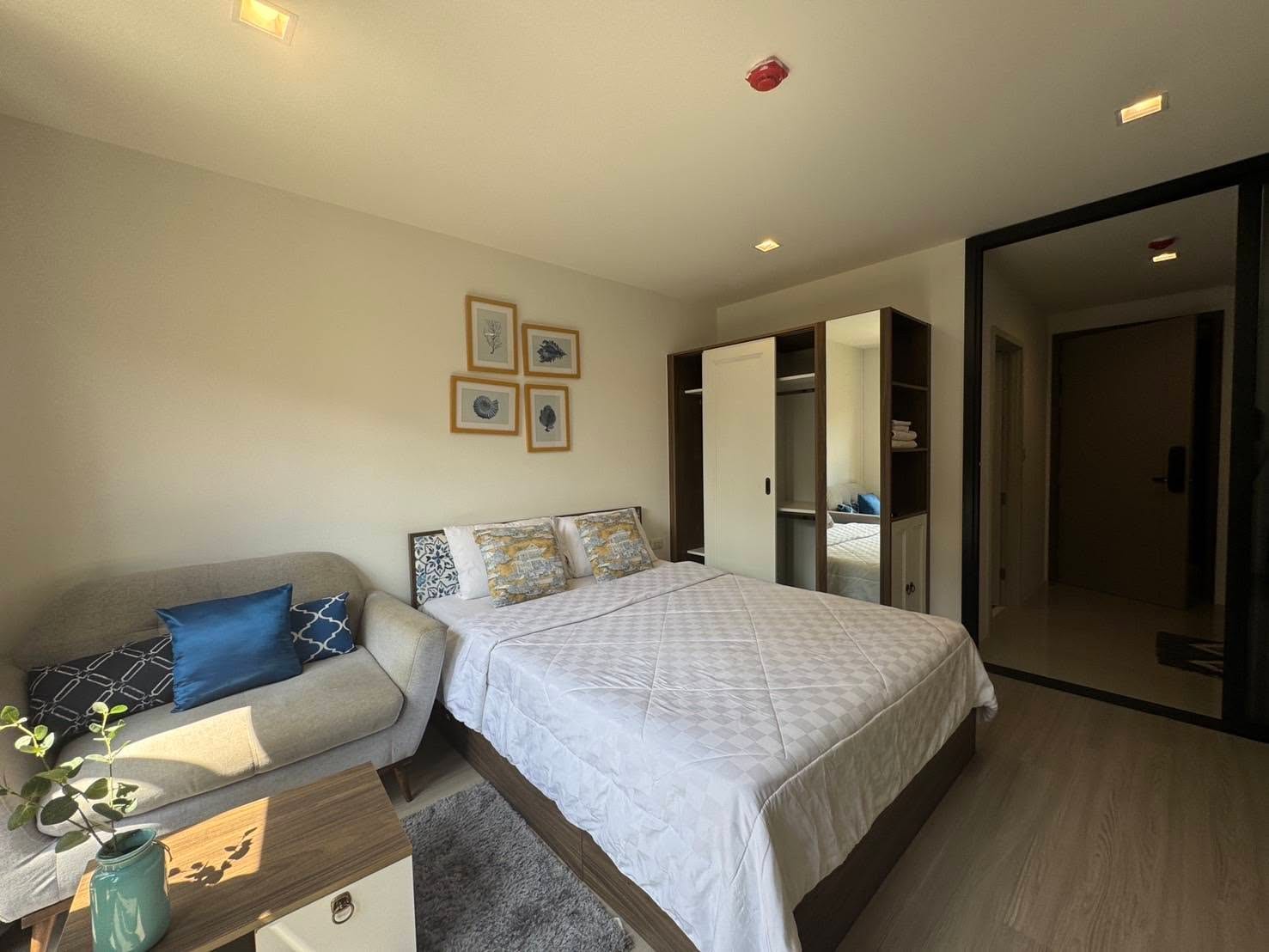 Studio Condominium for Sale in Phuket Town — interior view