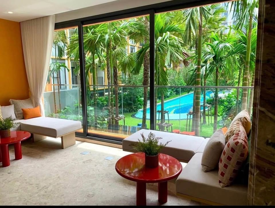 1-Bedroom Condominium for Rent in Phuket Town — exterior view
