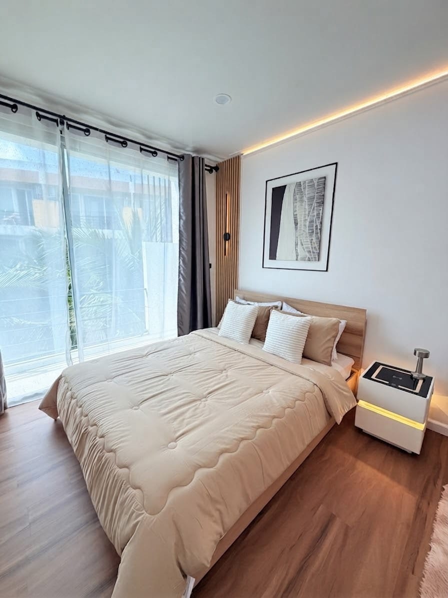 1-Bedroom Condominium for Sale in Phuket Town — interior view