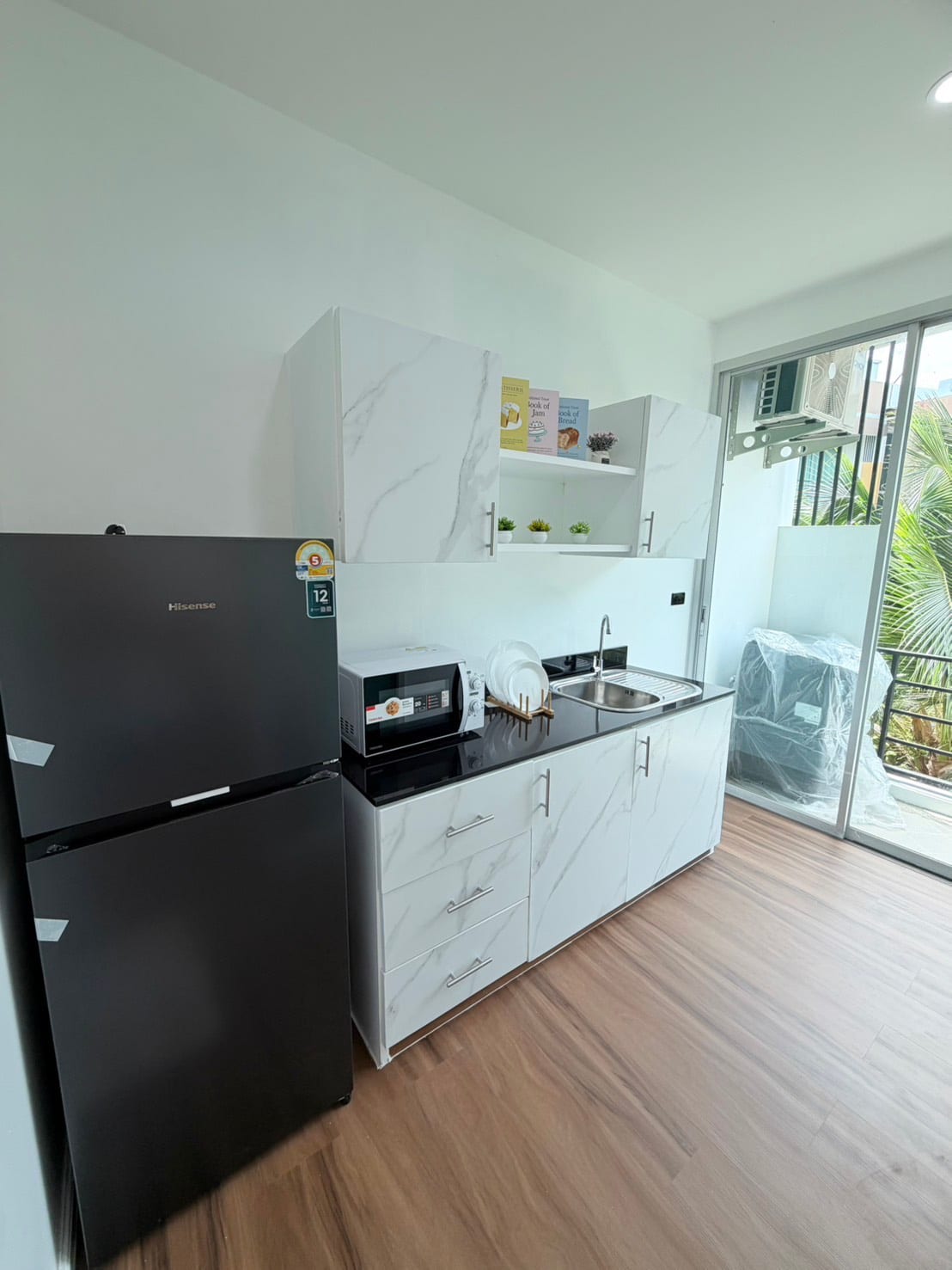 1-Bedroom Condominium for Sale in Phuket Town — interior view
