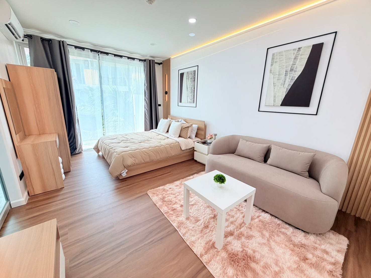 1-Bedroom Condominium for Sale in Phuket Town — interior view