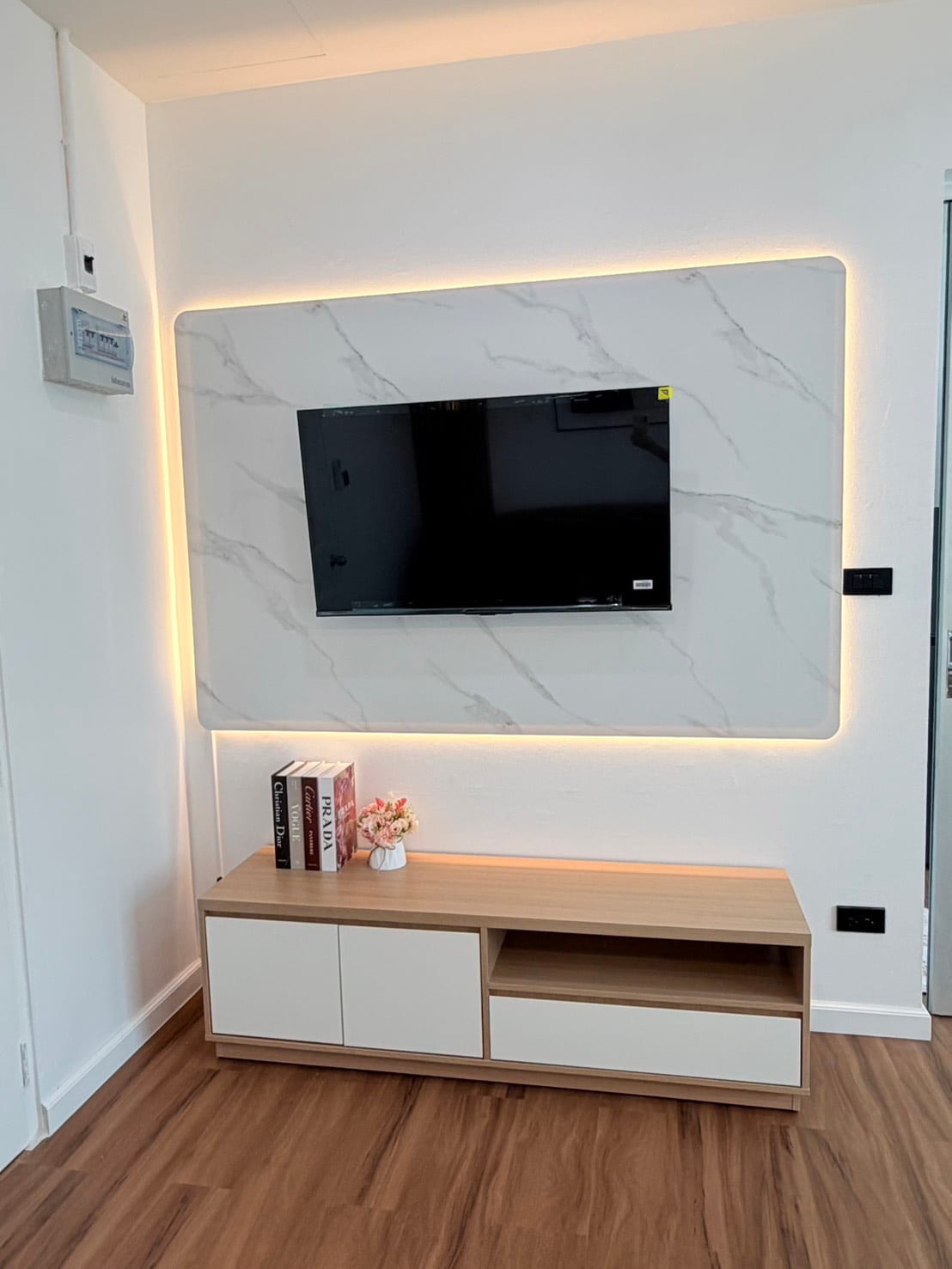 1-Bedroom Condominium for Sale in Phuket Town — interior view