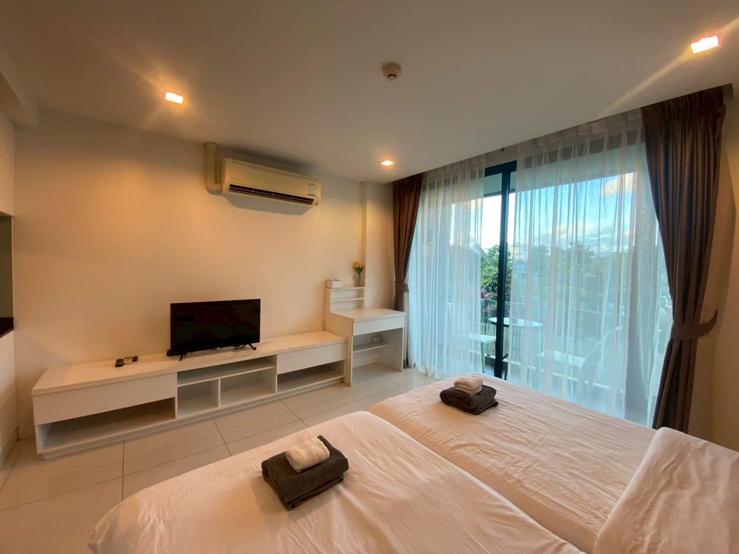 1-Bedroom Condominium for Sale in Phuket Town — interior view