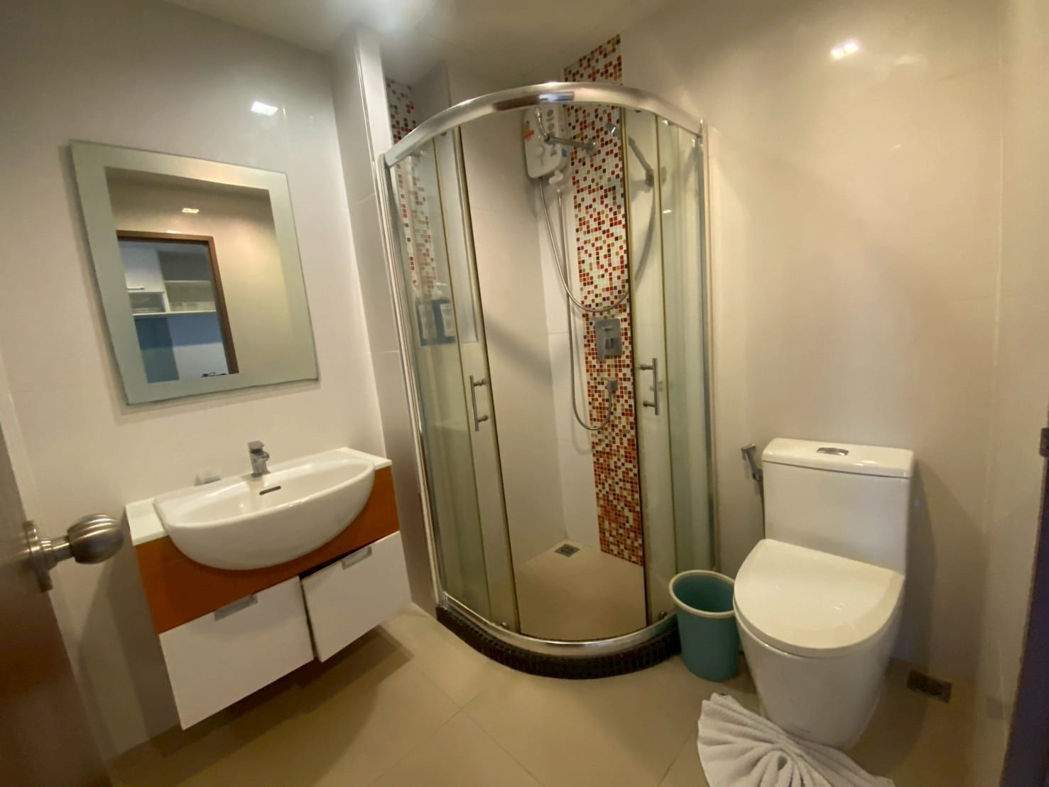 1-Bedroom Condominium for Sale in Phuket Town — interior view