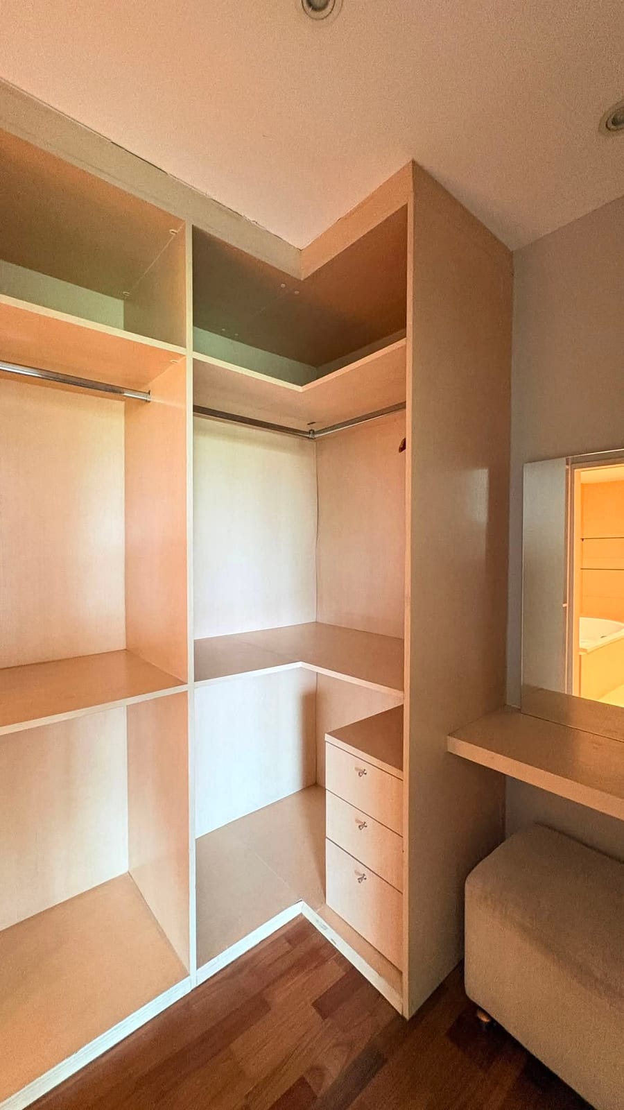 1-Bedroom Condominium for Rent in Phuket Town — interior view
