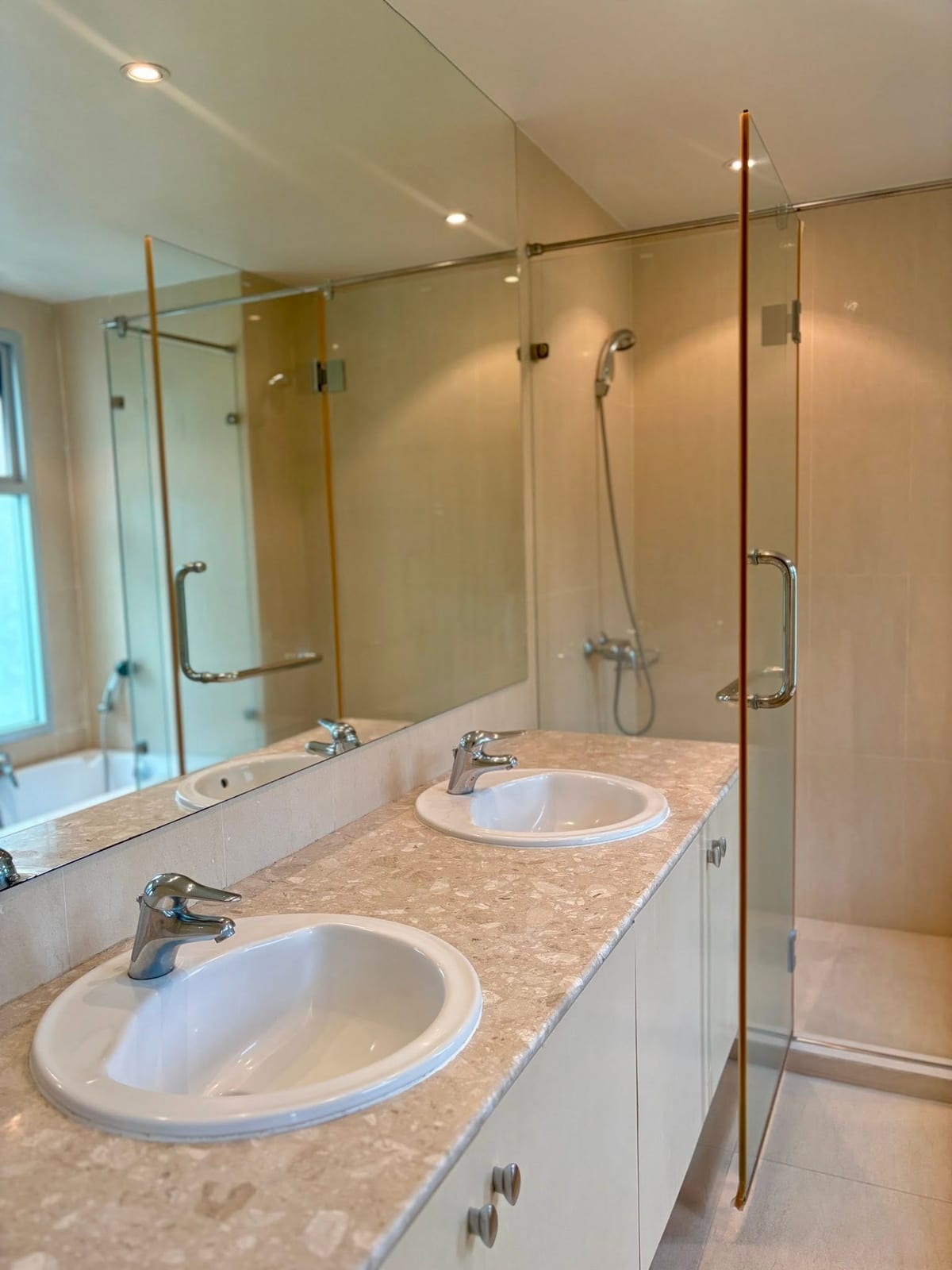 3-Bedroom Condominium for Rent in Phuket Town — interior view