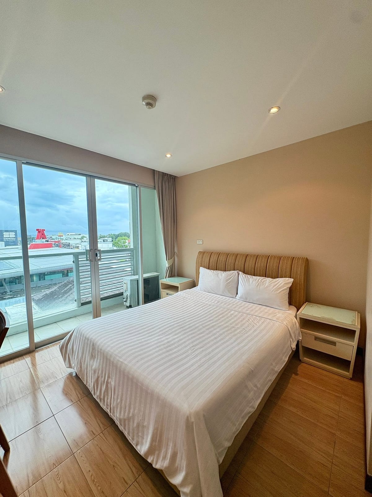 3-Bedroom Condominium for Rent in Phuket Town — interior view