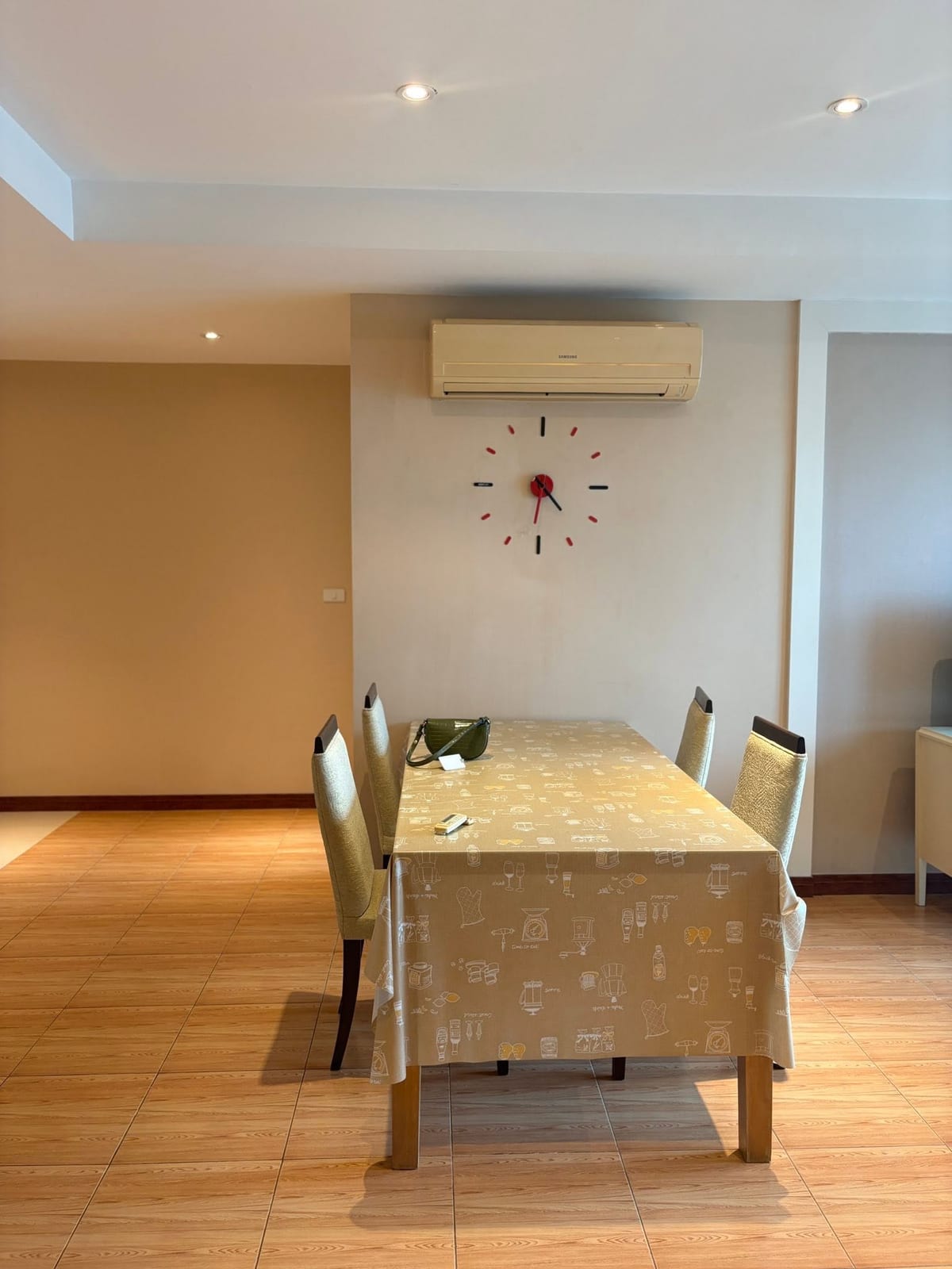 3-Bedroom Condominium for Rent in Phuket Town — interior view
