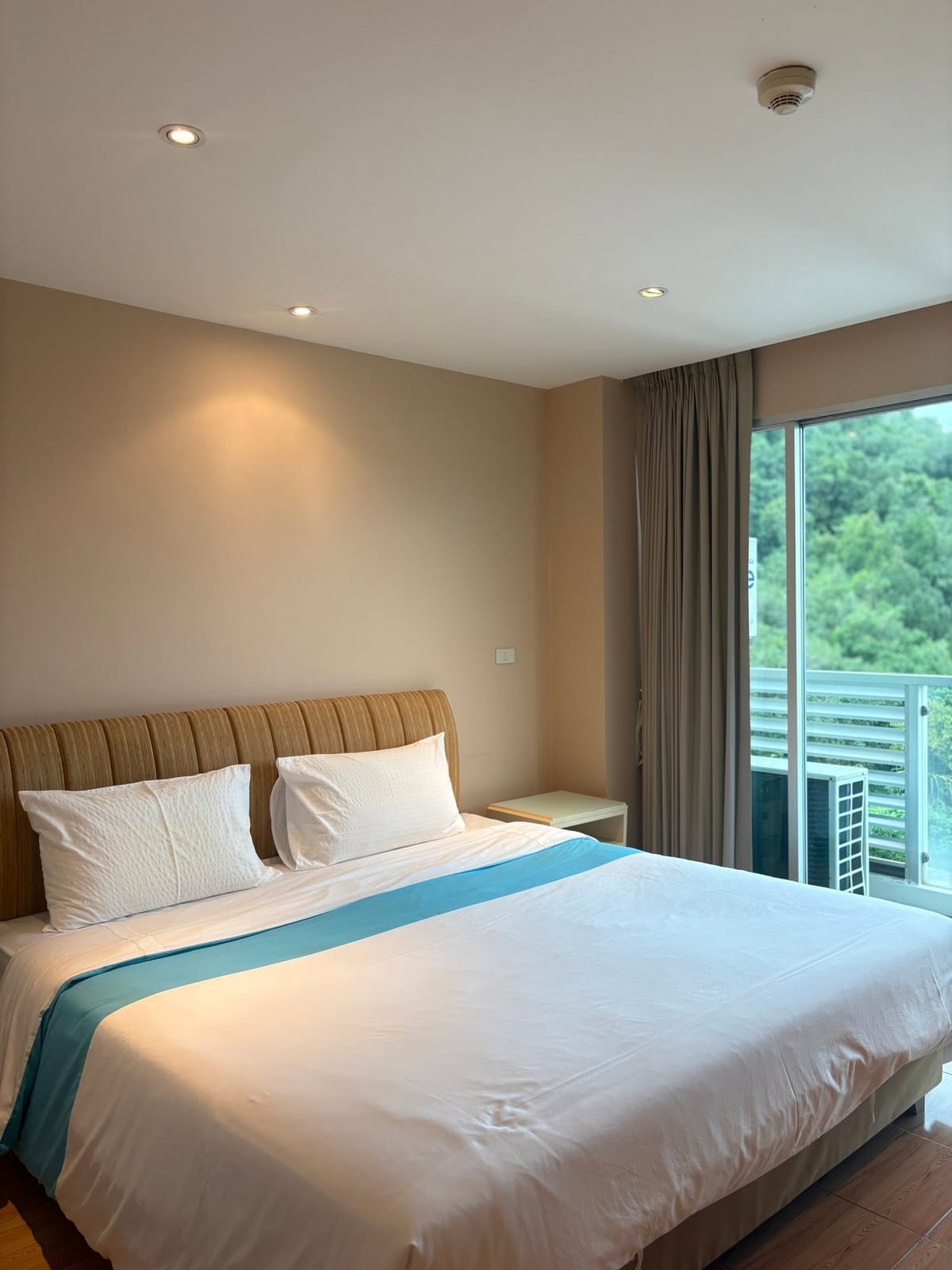 3-Bedroom Condominium for Rent in Phuket Town — interior view