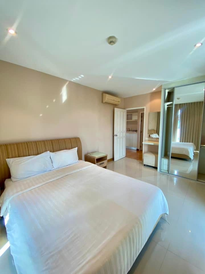 3-Bedroom Condominium for Rent in Phuket Town — interior view