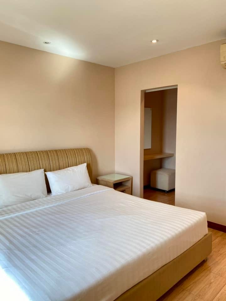 3-Bedroom Condominium for Rent in Phuket Town — interior view