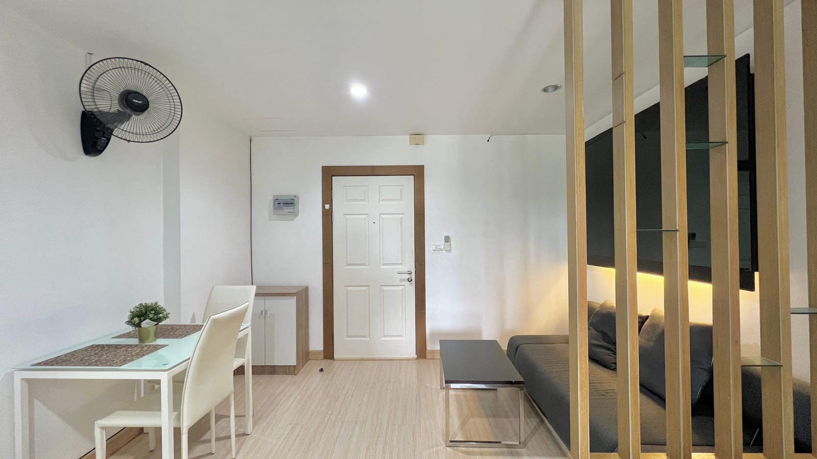 1-Bedroom Condominium for Sale in Phuket Town — interior view