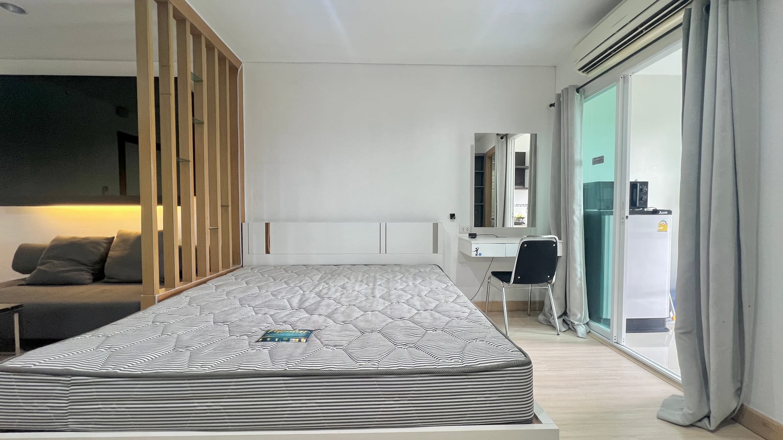 1-Bedroom Condominium for Sale in Phuket Town — interior view