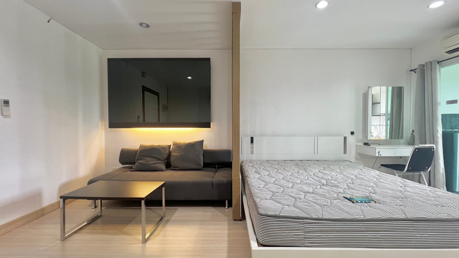 1-Bedroom Condominium for Sale in Phuket Town — interior view