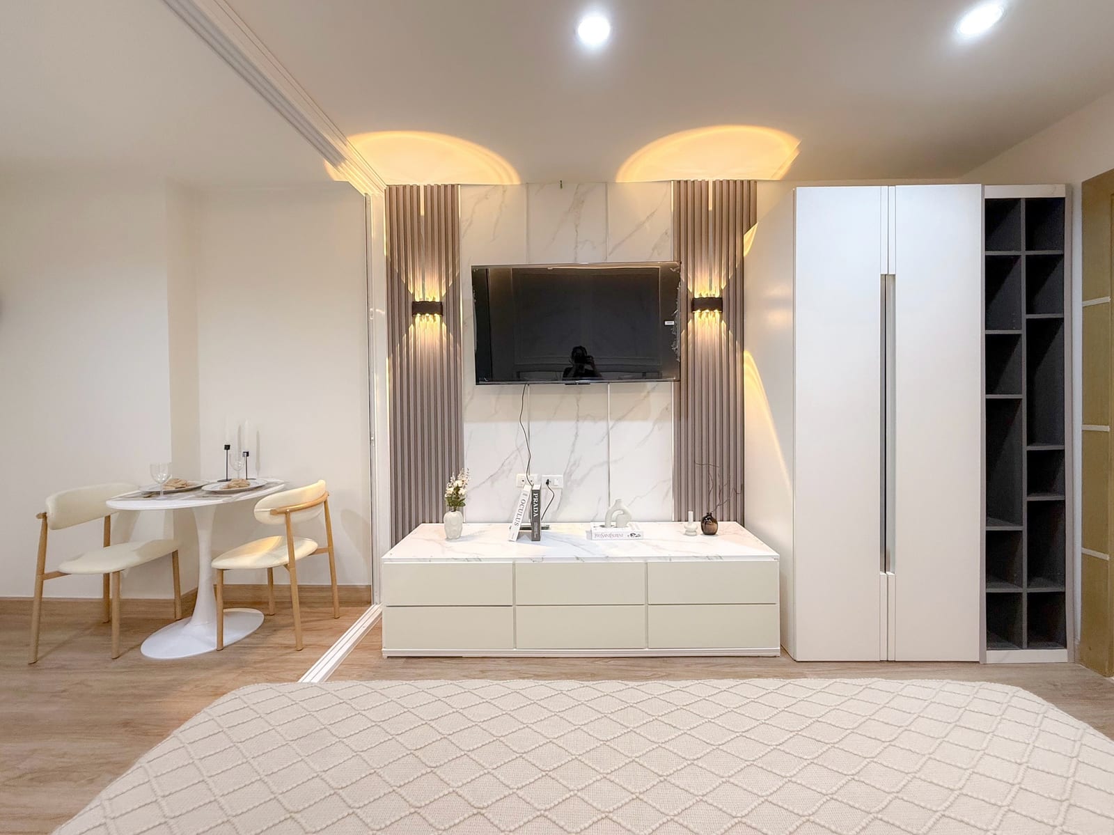 1-Bedroom Condominium for Sale in Phuket Town — interior view