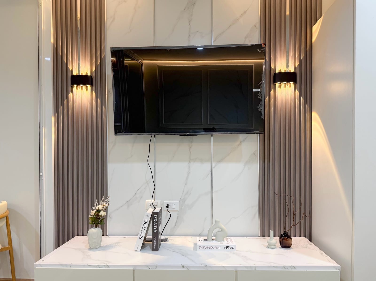 1-Bedroom Condominium for Sale in Phuket Town — interior view