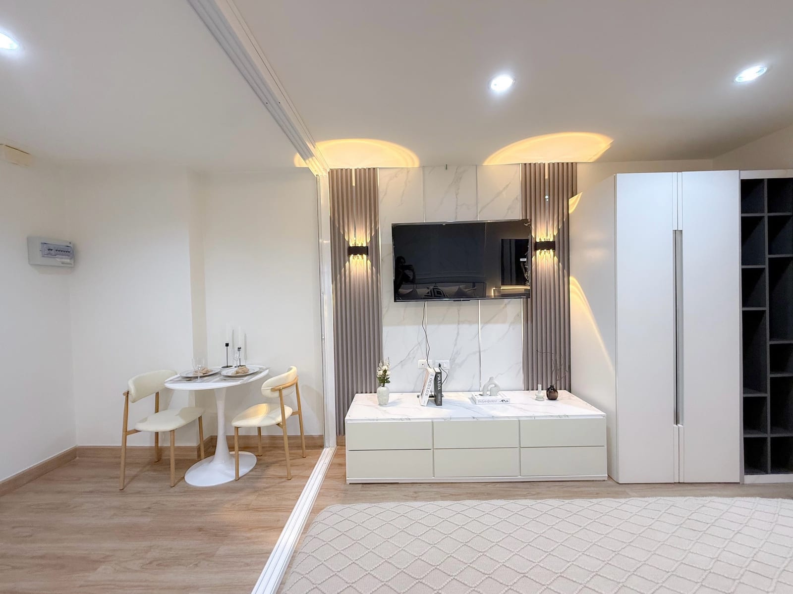 1-Bedroom Condominium for Sale in Phuket Town — interior view