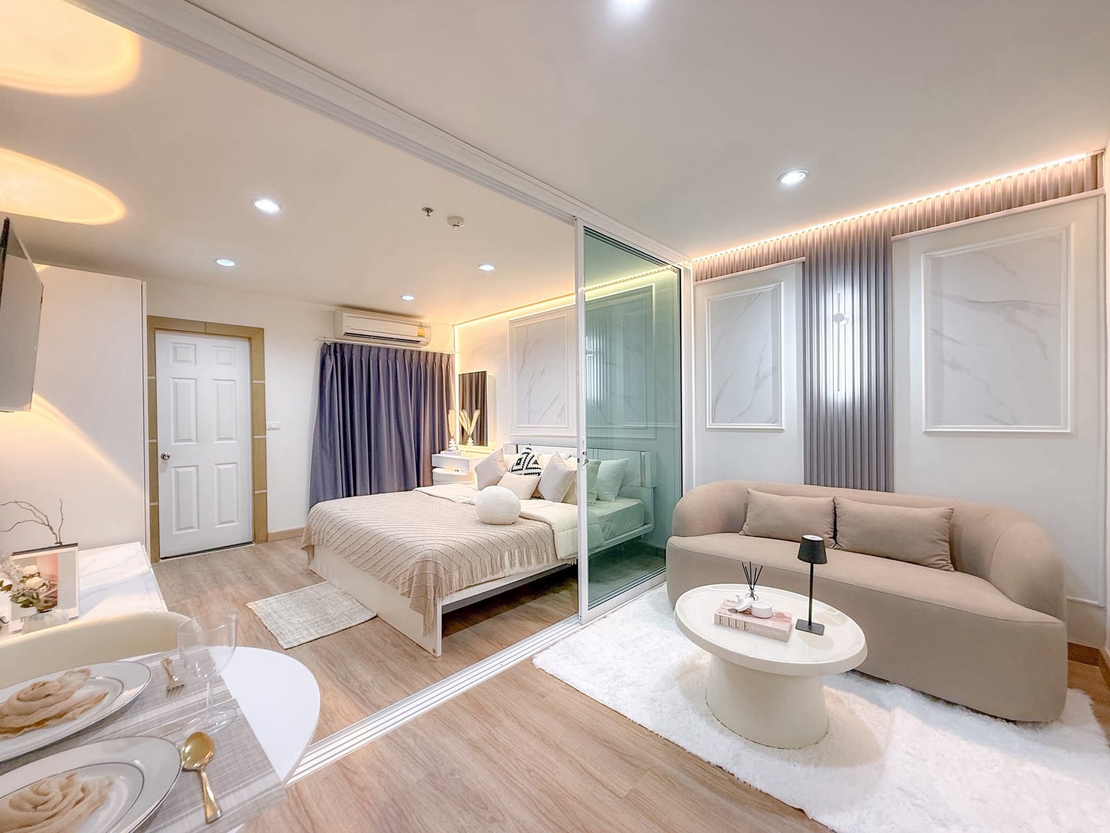 1-Bedroom Condominium for Sale in Phuket Town — interior view