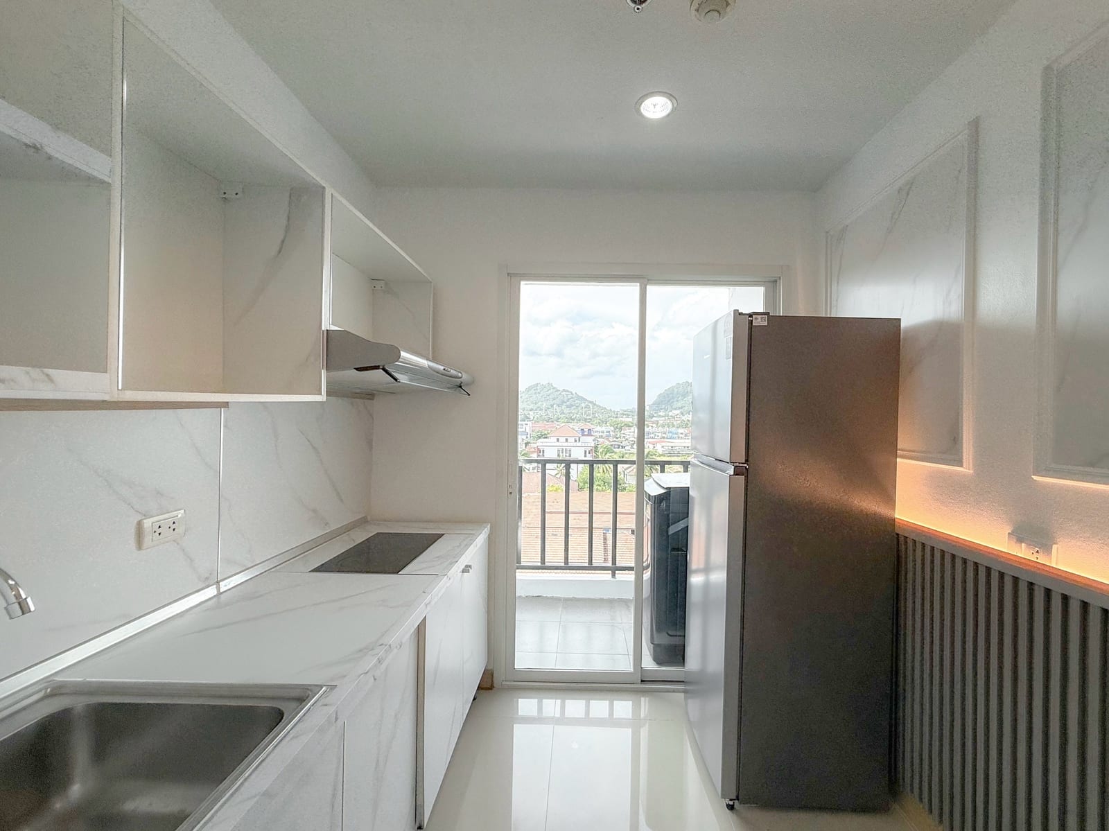 1-Bedroom Condominium for Sale in Phuket Town — interior view
