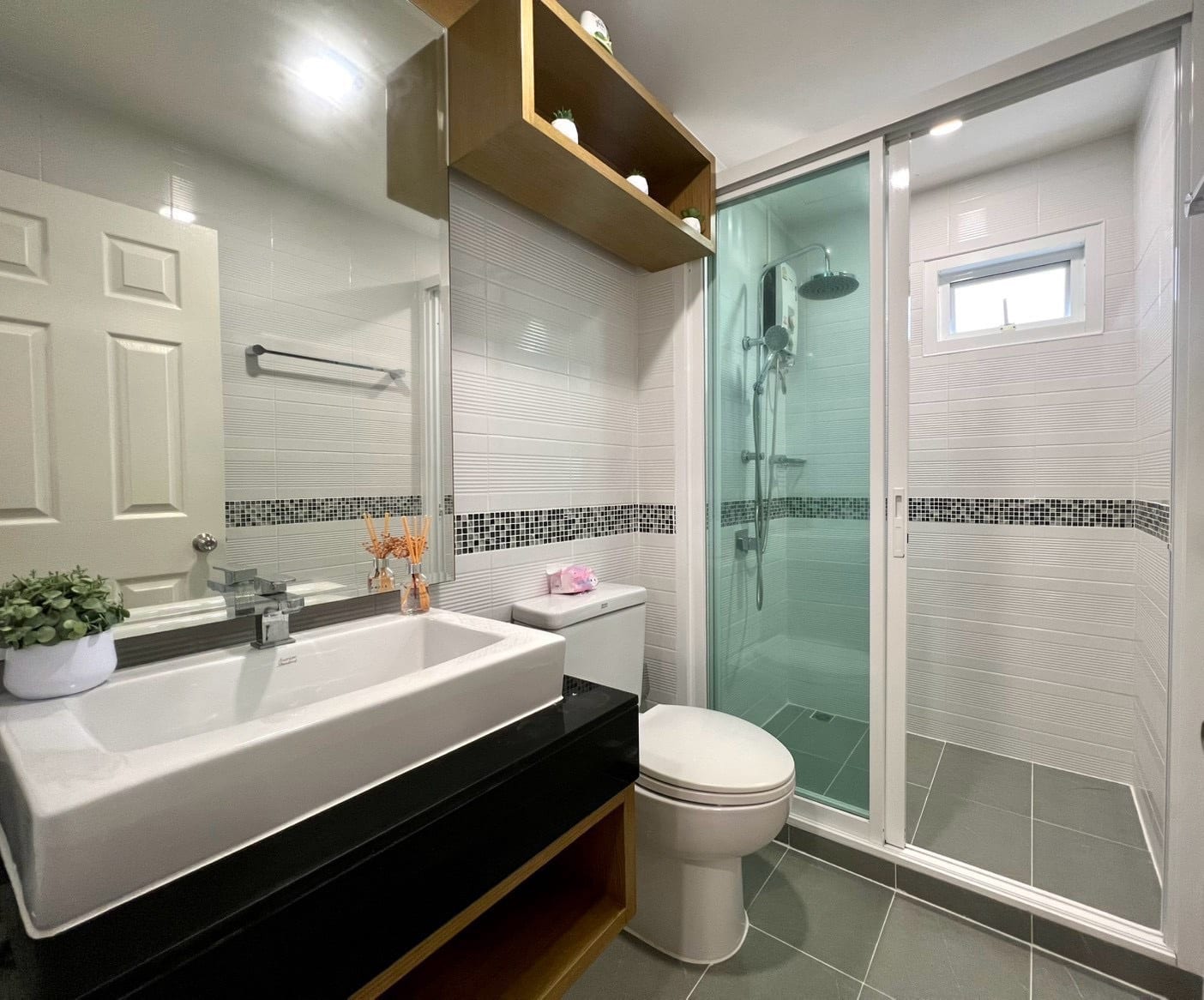 1-Bedroom Condominium for Sale in Phuket Town — interior view