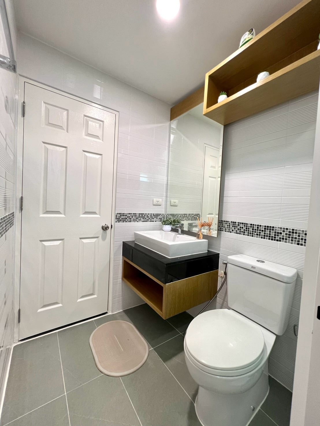 1-Bedroom Condominium for Sale in Phuket Town — interior view