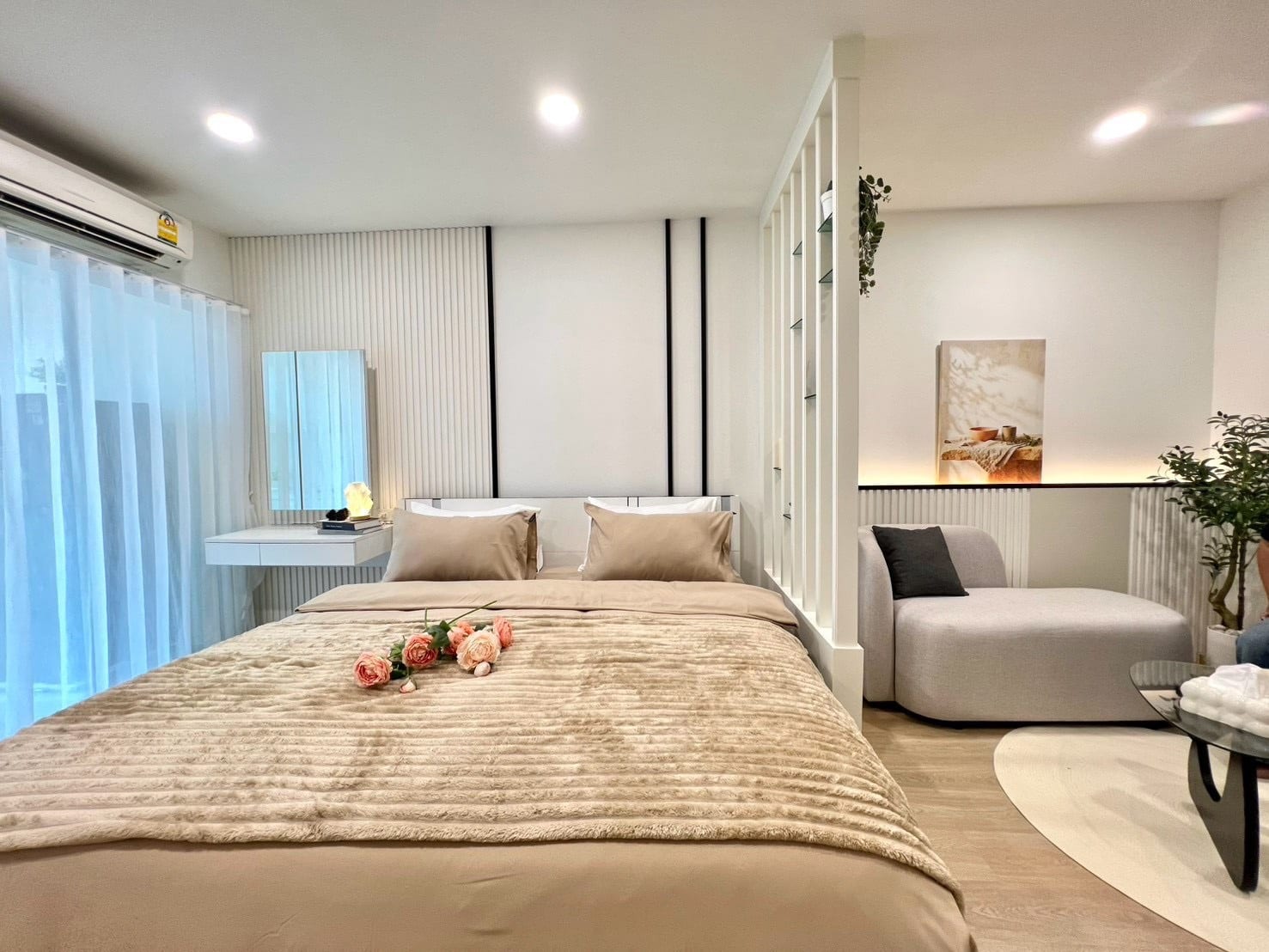 1-Bedroom Condominium for Sale in Phuket Town — interior view