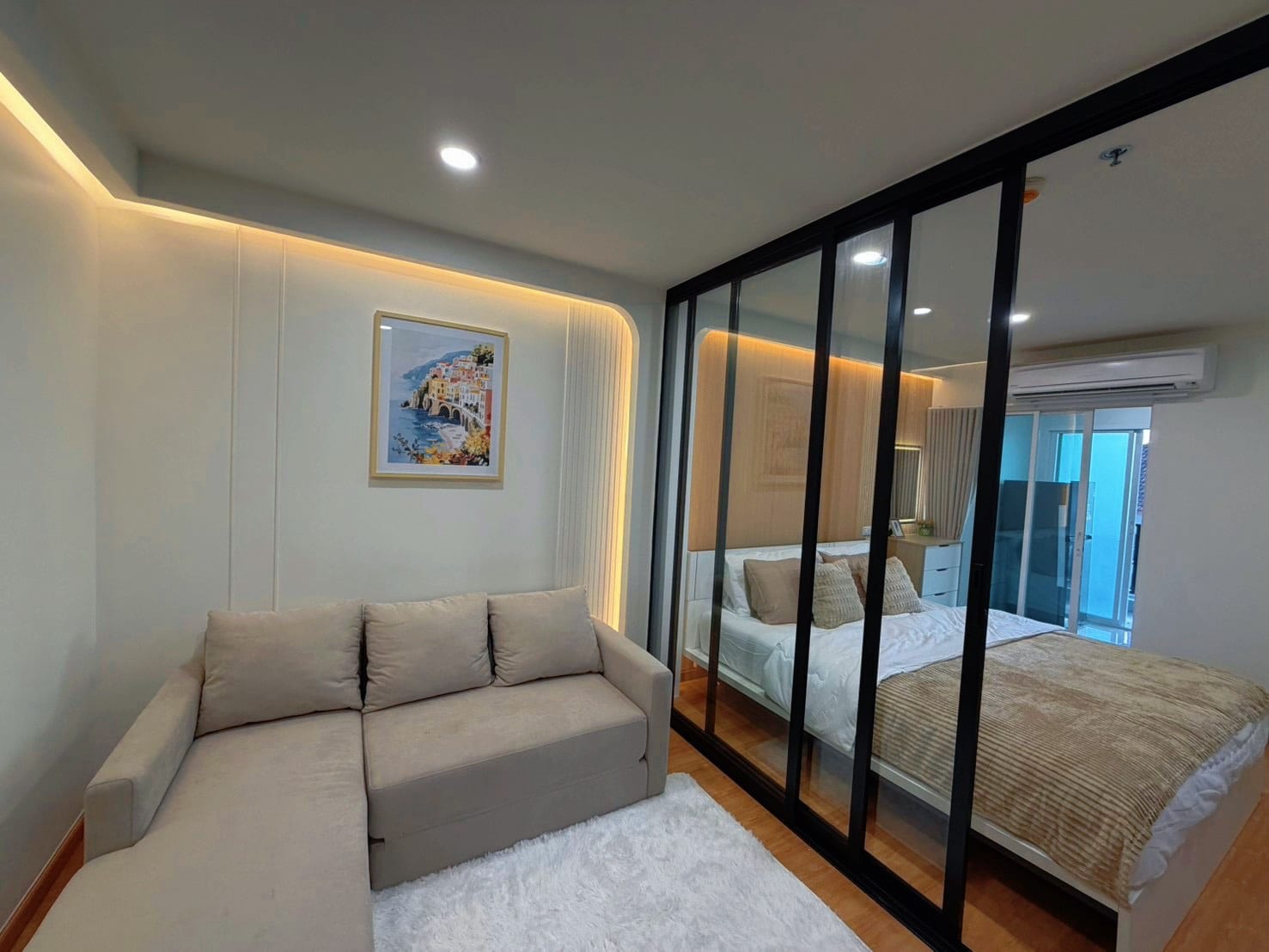 1-Bedroom Condominium for Sale in Phuket Town — interior view
