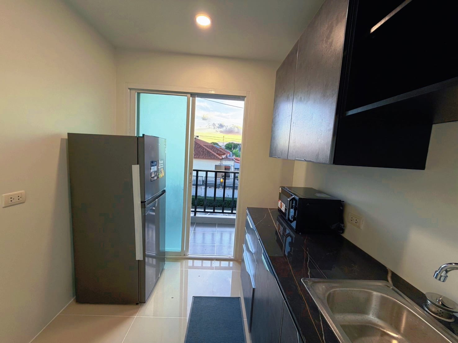 1-Bedroom Condominium for Sale in Phuket Town — interior view