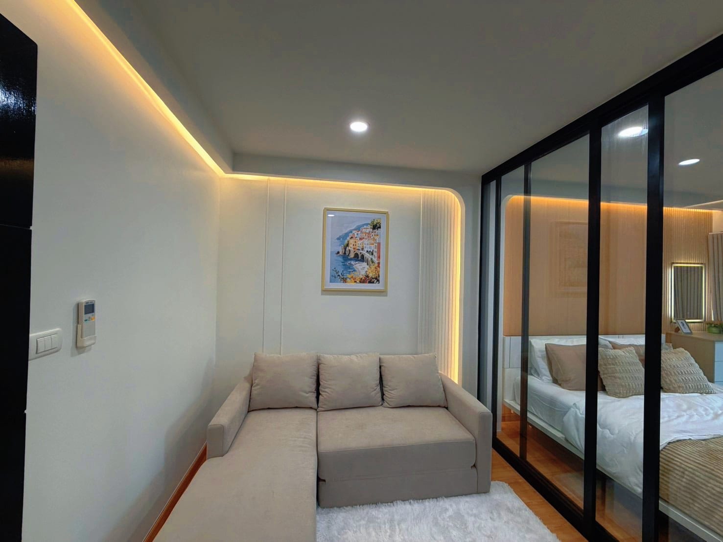 1-Bedroom Condominium for Sale in Phuket Town — interior view