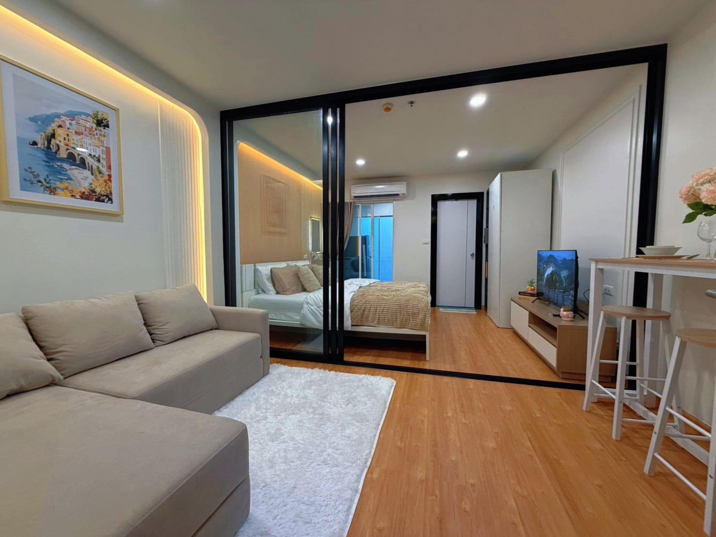 1-Bedroom Condominium for Sale in Phuket Town — interior view