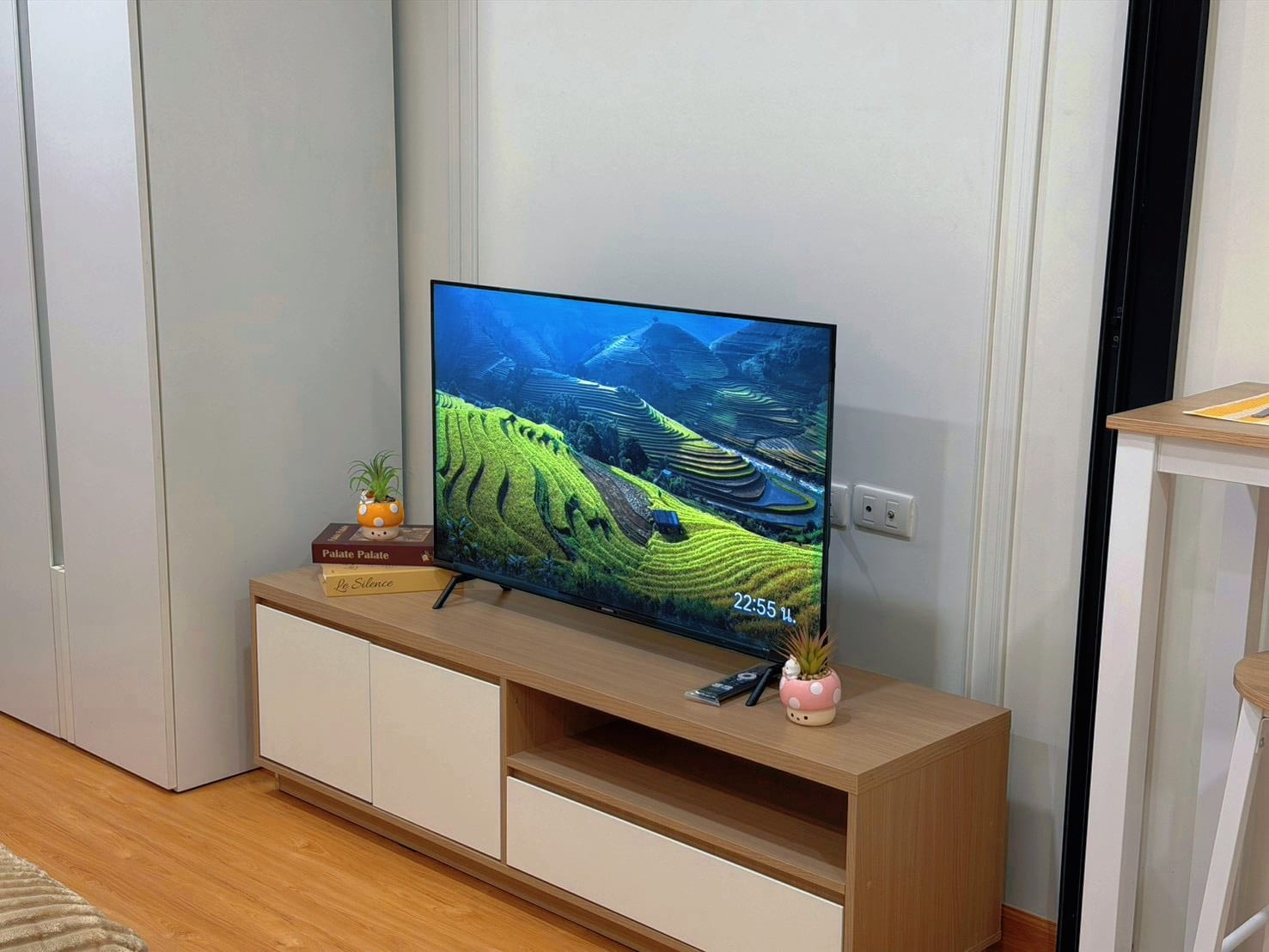 1-Bedroom Condominium for Sale in Phuket Town — interior view