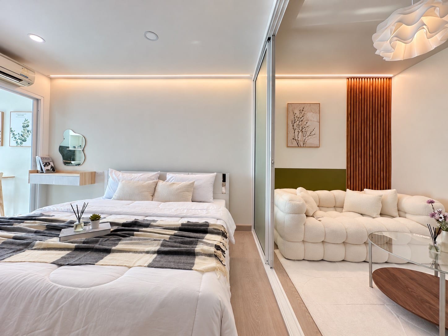 1-Bedroom Condominium for Sale in Phuket Town — interior view
