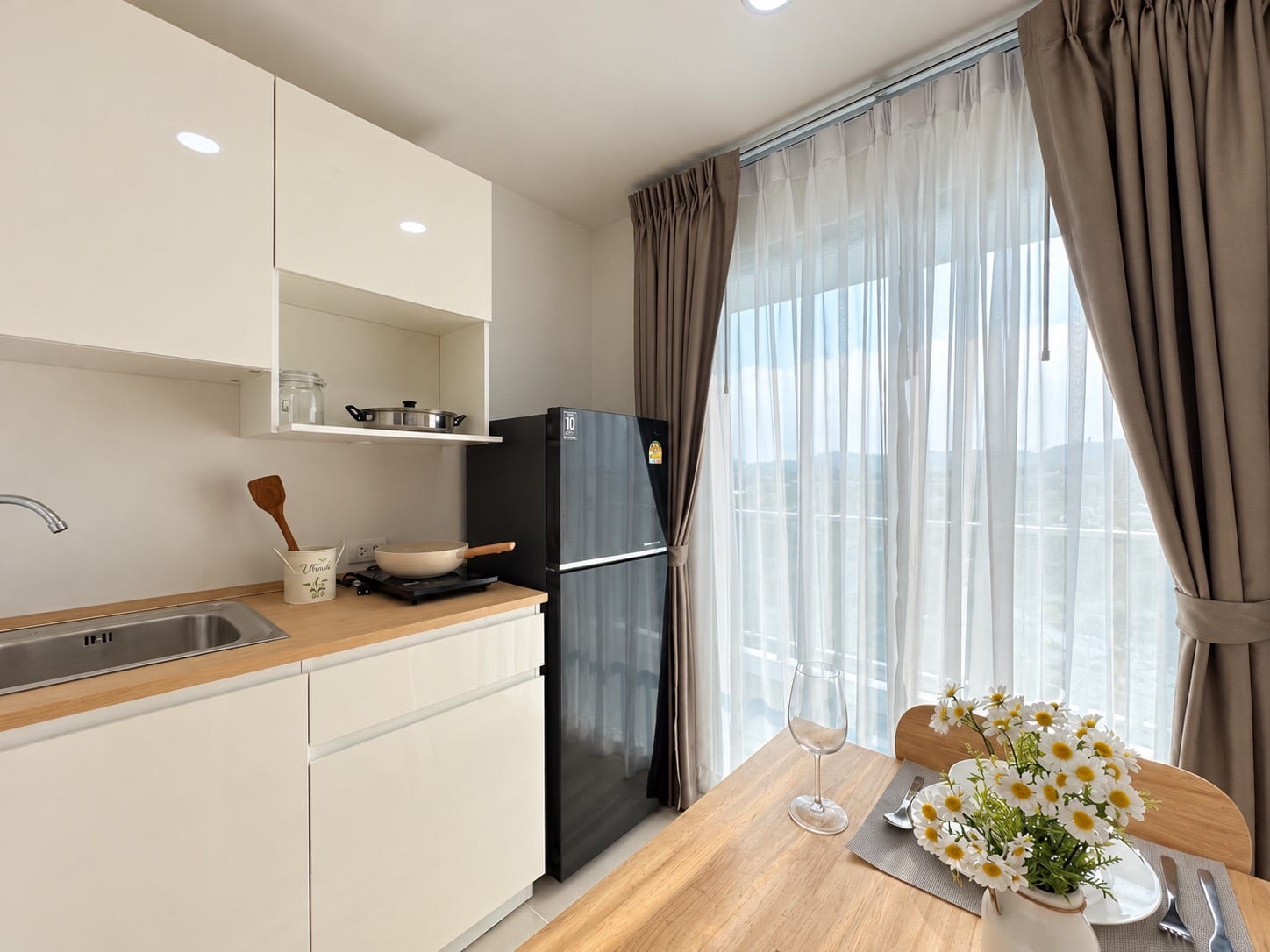 1-Bedroom Condominium for Sale in Phuket Town — interior view