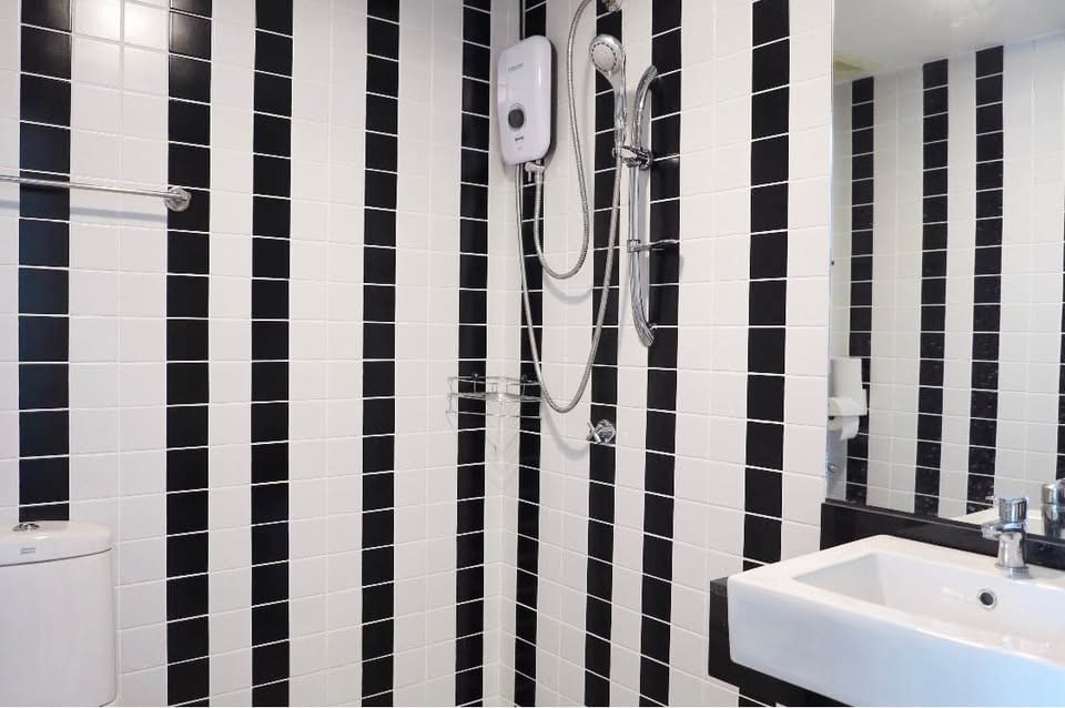 1-Bedroom Corner Unit — The Wide Condo, Phuket Town 6