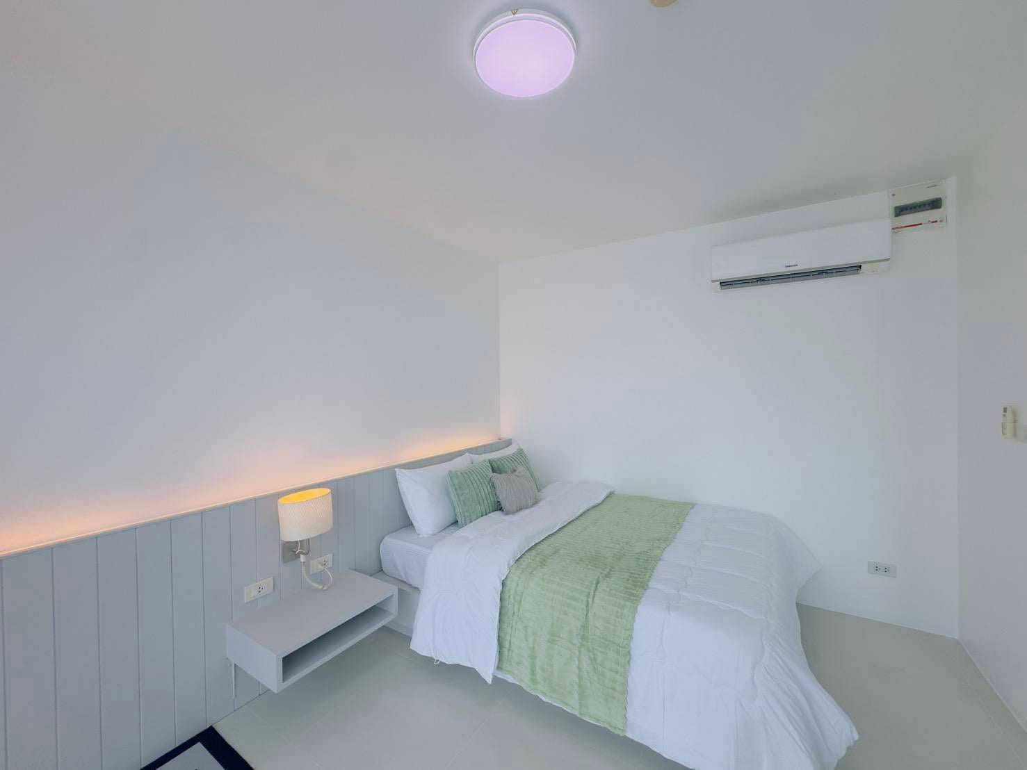 1-Bedroom Condominium for Sale in Phuket Town — interior view