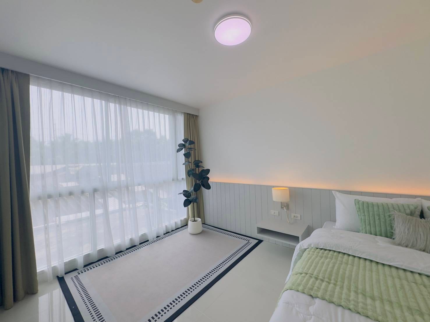 1-Bedroom Condominium for Sale in Phuket Town — interior view