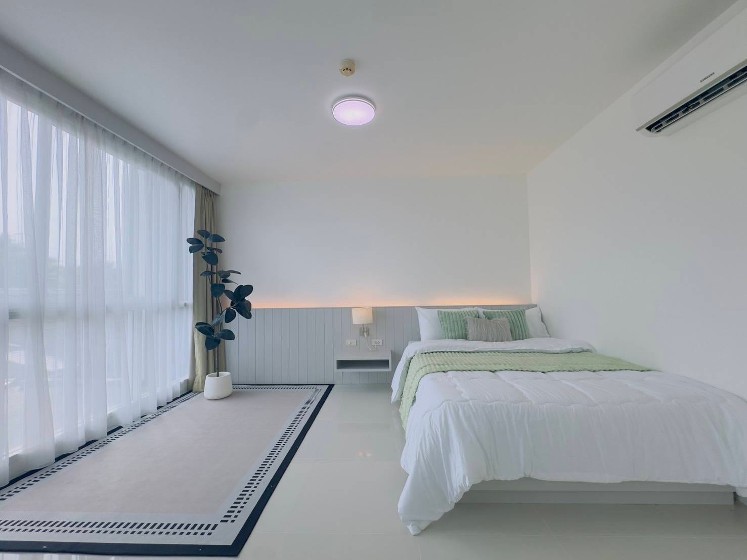 1-Bedroom Condominium for Sale in Phuket Town — interior view